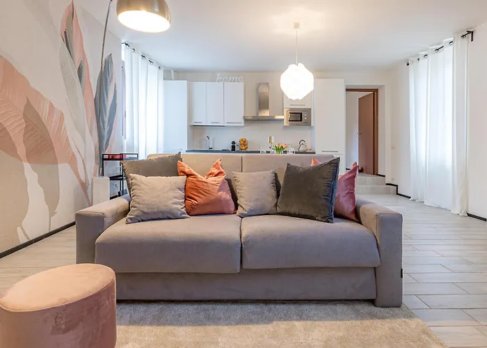 At Home-como Όπως