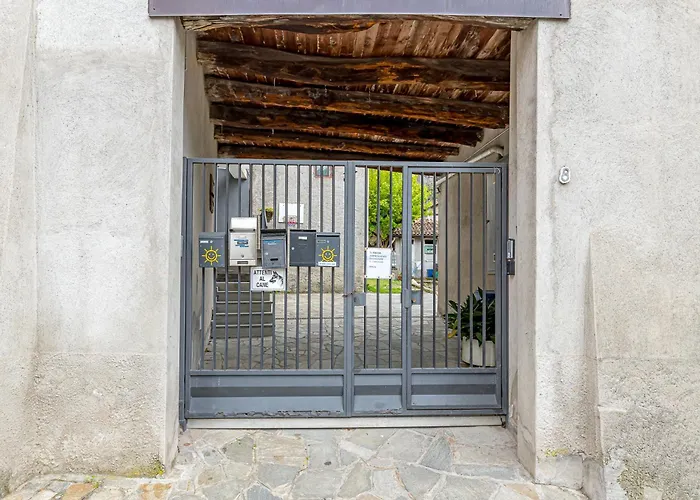 At Home-como Πανσιόν 3*